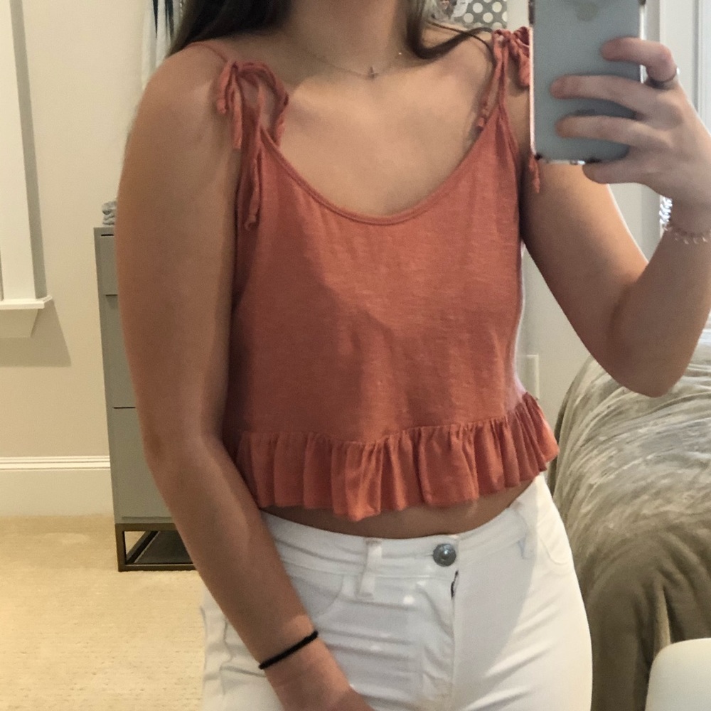 Cute crop top!